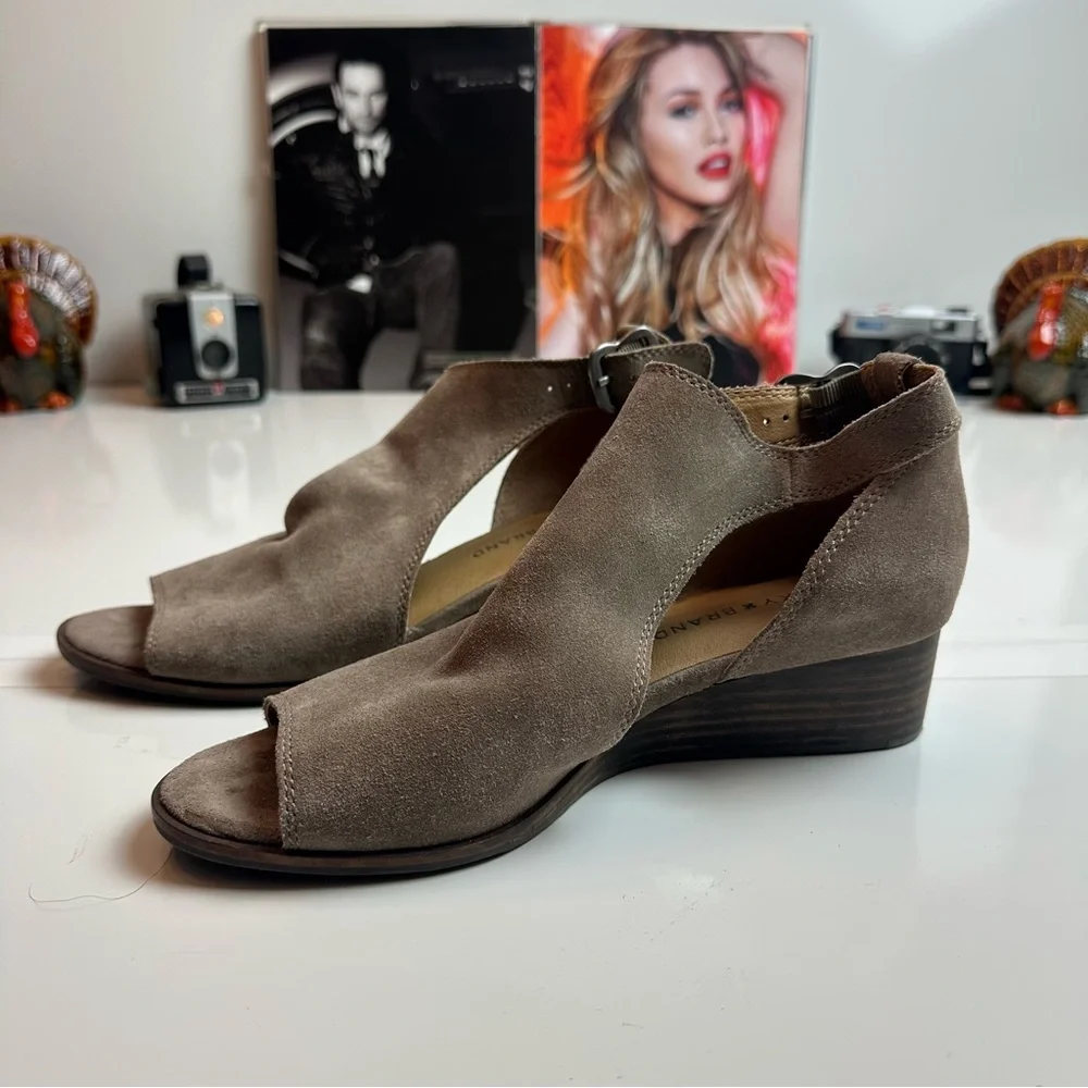 Lucky Brand Taupe Open-Toe Wedges